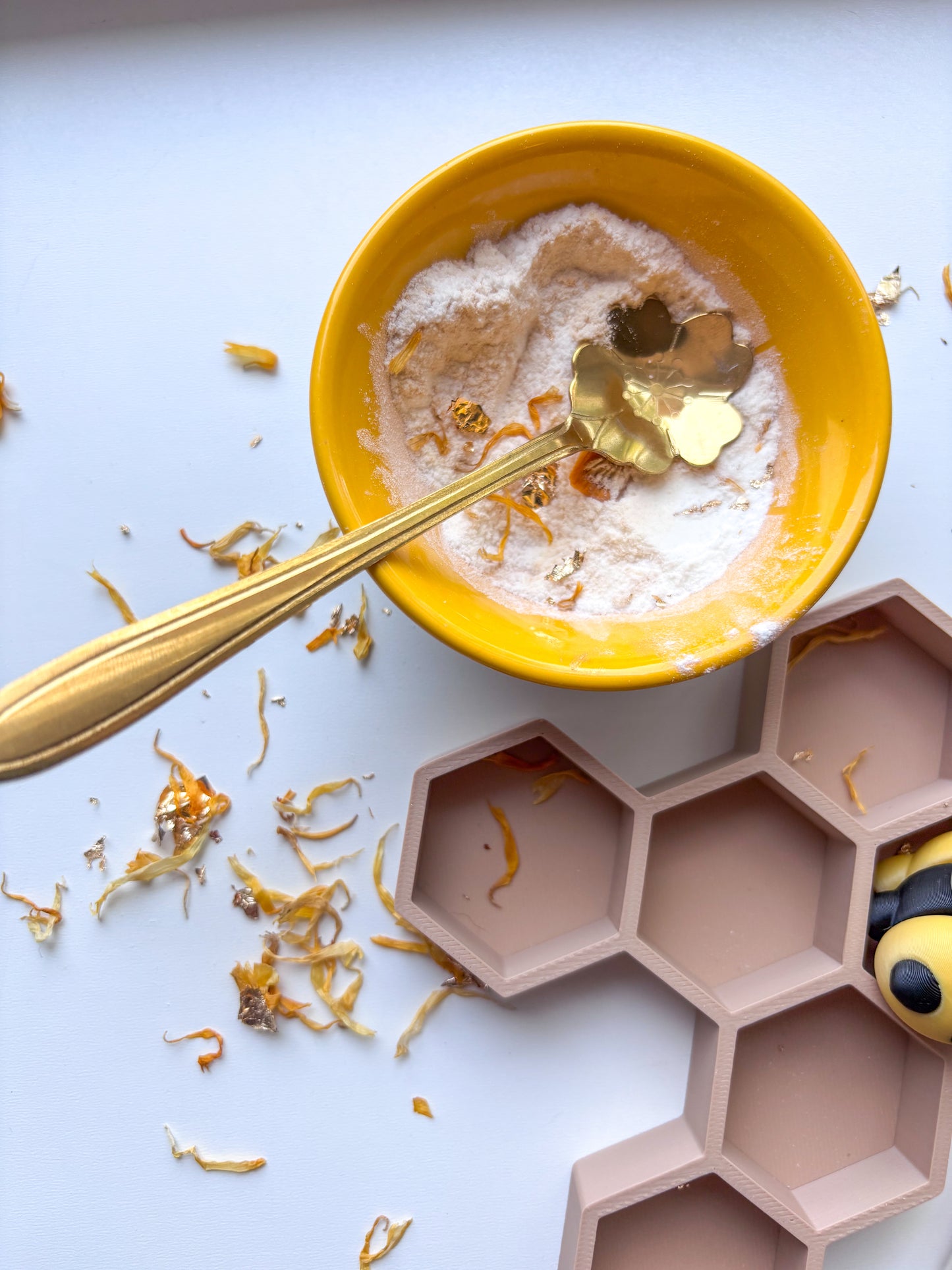 Buzzy Bee Golden Potion Play Pack